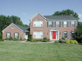 2075 Treetop Ln, Hebron, KY 41048