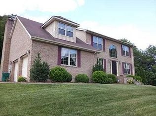 123 Barrington Dr, Scott Depot, WV 25560