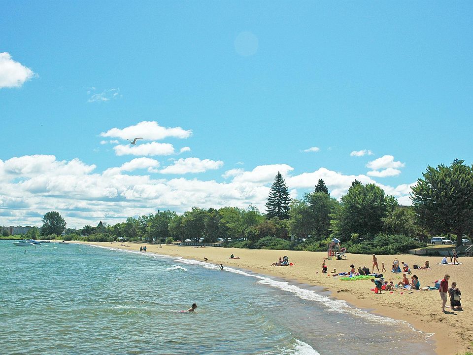 128 Gillis St 9, Traverse City, MI 49684 Zillow