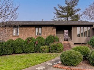 216 Ridgehaven Dr, Winston Salem, NC 27104