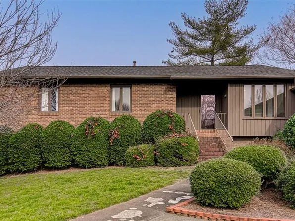 216 Ridgehaven Dr, Winston Salem, NC 27104