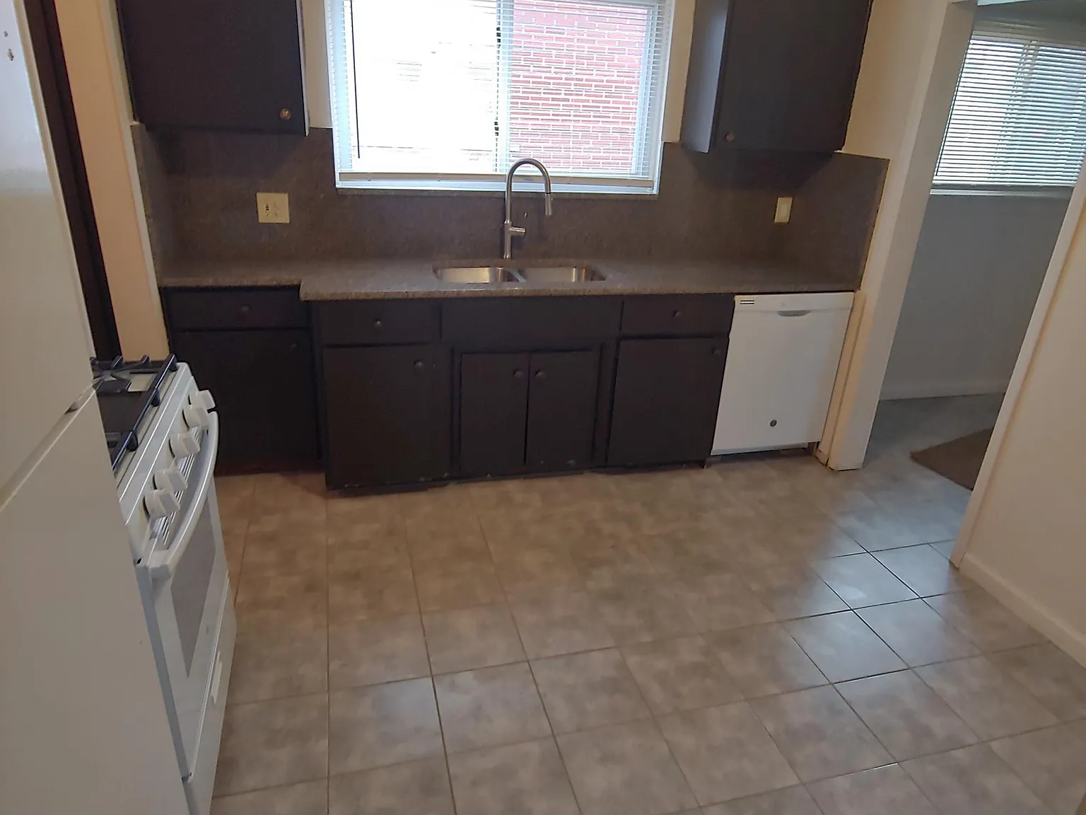 23218 Park St — Photo 2