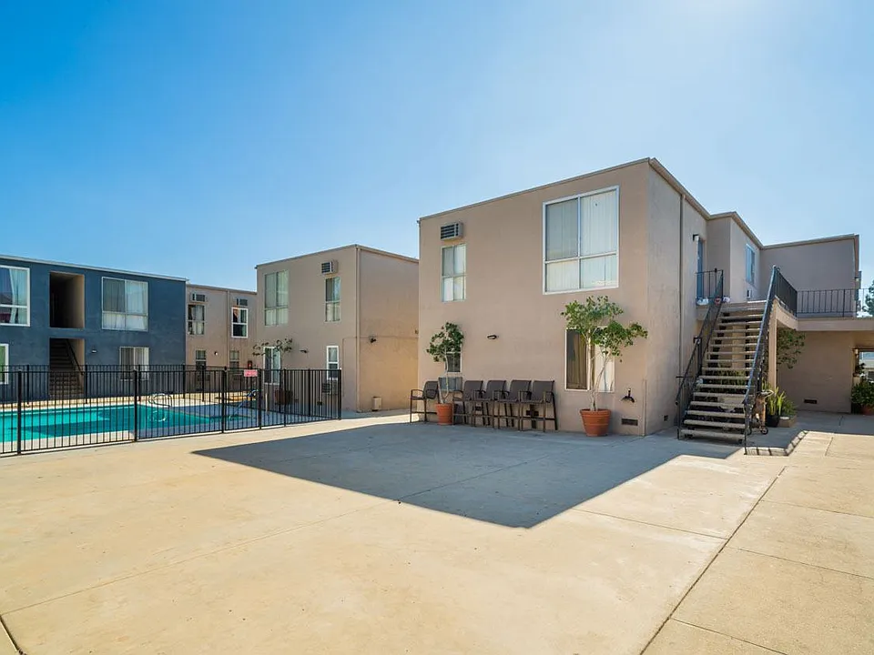 Chateau 16860 Chatsworth Apartments, LLC