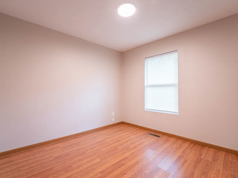 Solon Court — Photo 16