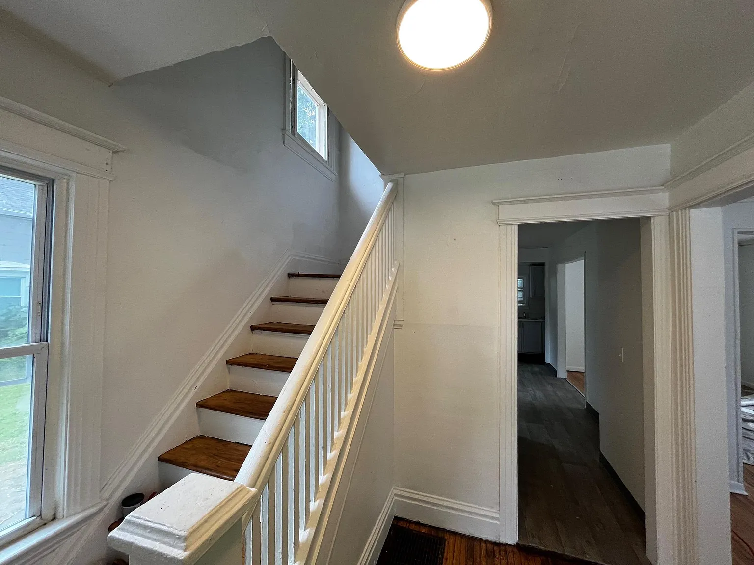 3 bed, 1100 sqft, $1,650 — Photo 2