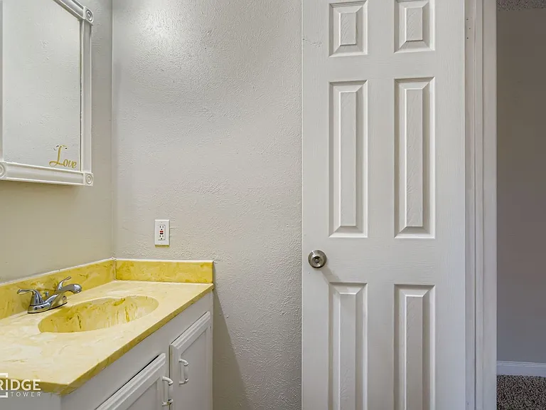 9117 Fairmont Cir — Photo 14