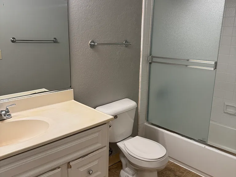 Foothill Manor — Photo 38