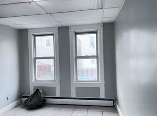 19 W 52nd St #2R, Bayonne, NJ 07002