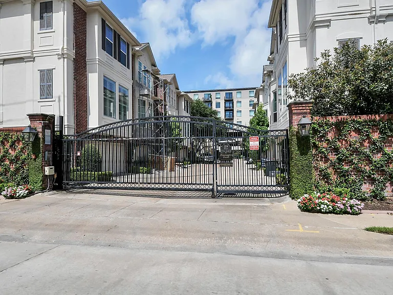1912 Greenwich Place Dr — Photo 25