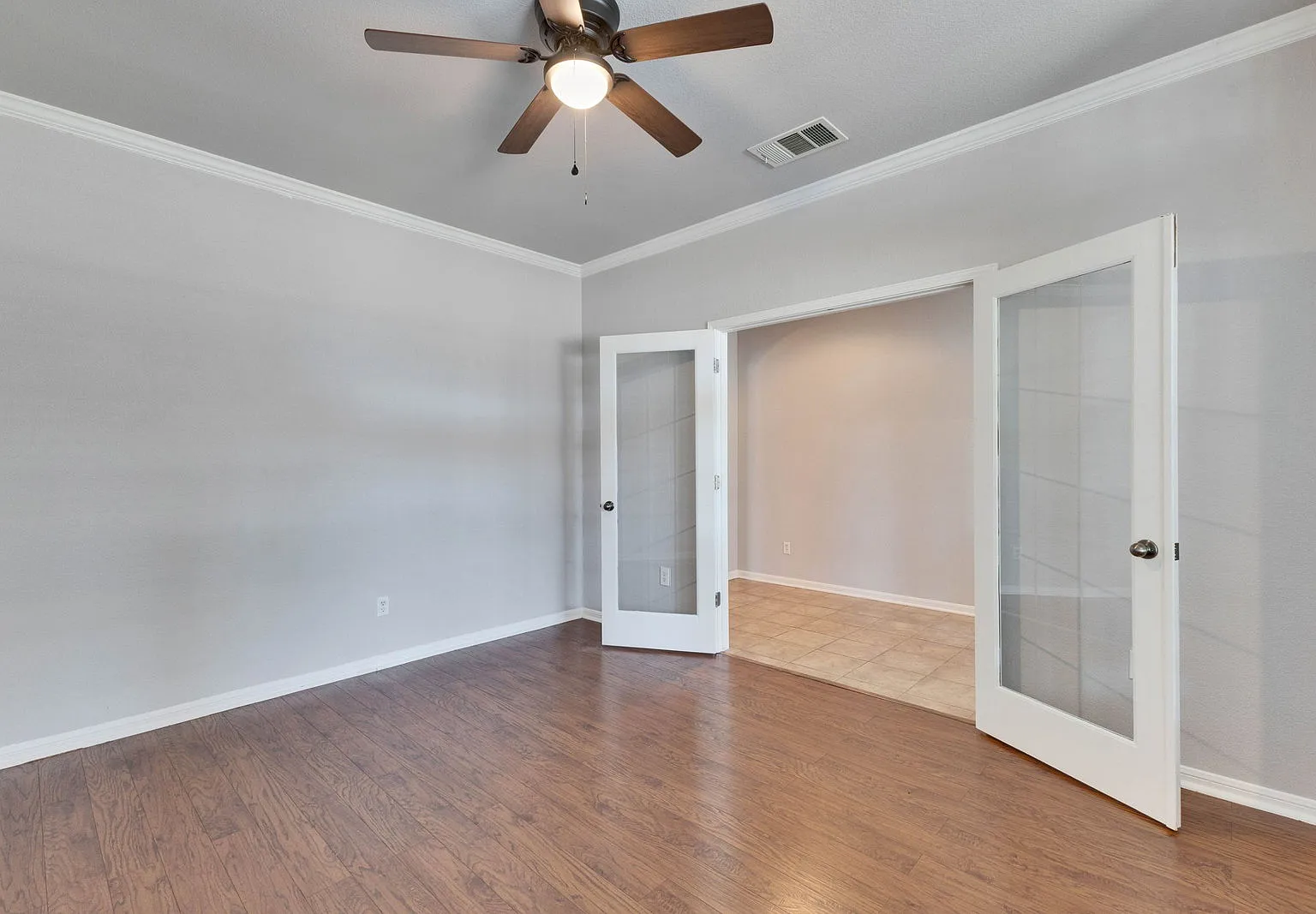 4 bed, 3.5 bath, 4167 sqft, $3,250 — Photo 3