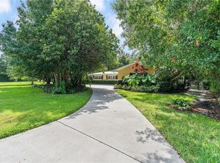 645 Royal Palm Pl, Vero Beach, FL 32960