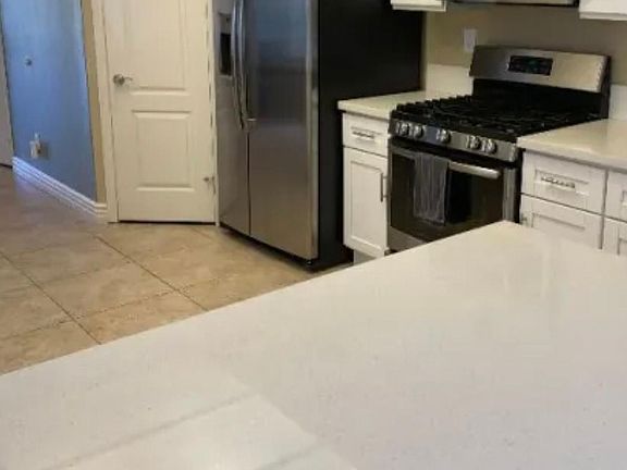 3rd image of 218 Utica Ave