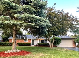 1940 Meadow Ridge Dr, Commerce Township, MI 48390