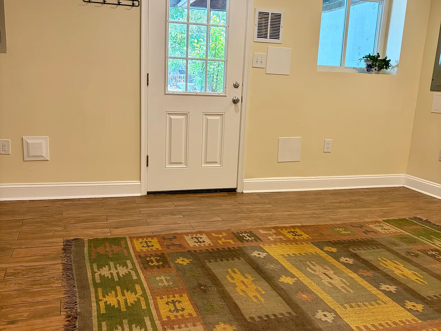 2 bed, 700 sqft, $2,350 — Photo 4