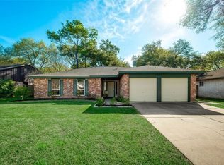 1110 Bournewood Dr, Sugar Land, TX 77498