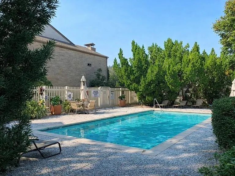 7069 N Holiday Dr — Photo 19