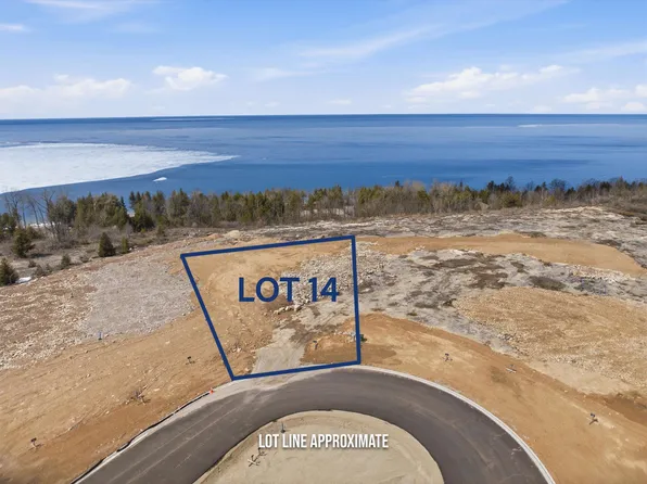 Quarry Bluff Ct #14, Sturgeon Bay, WI 54235