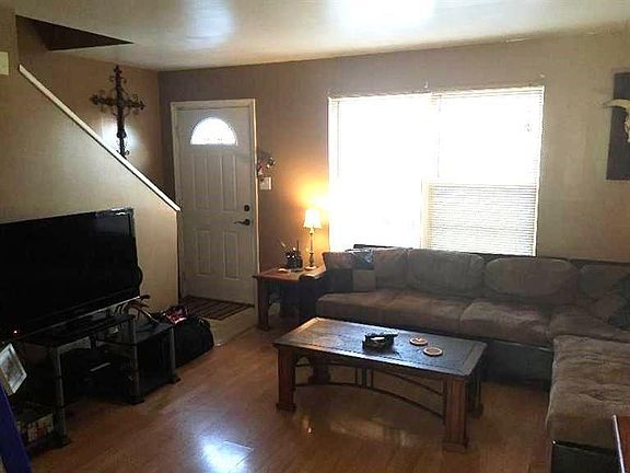 3rd image of 305 Lake St APT 20