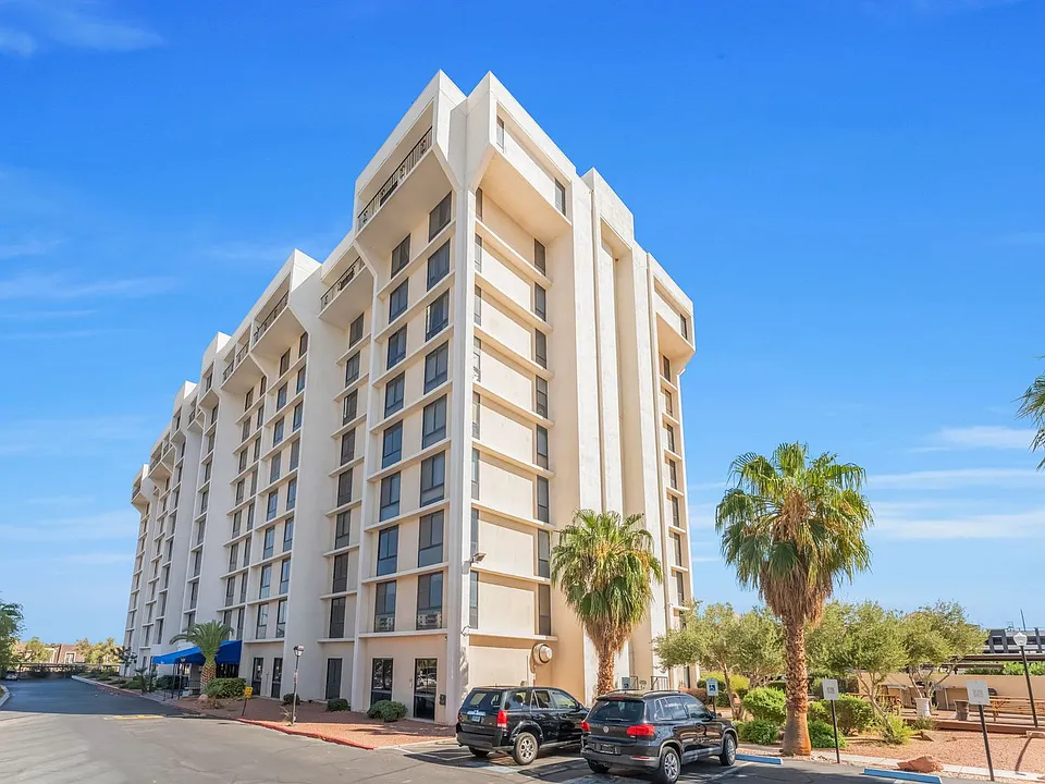 3930 University Cir #803