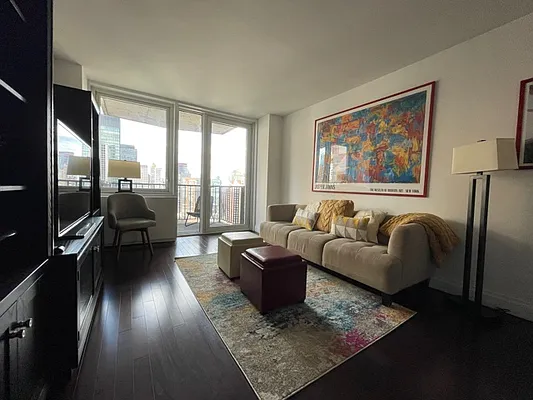 Rented by Compass | media 19