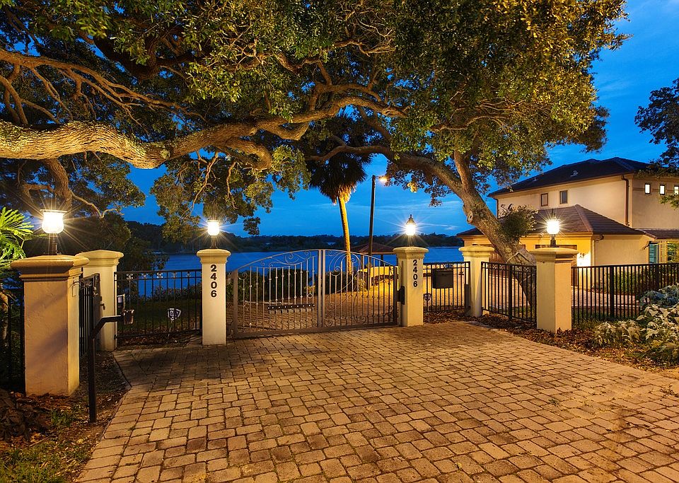 Extraordinary Riverfront