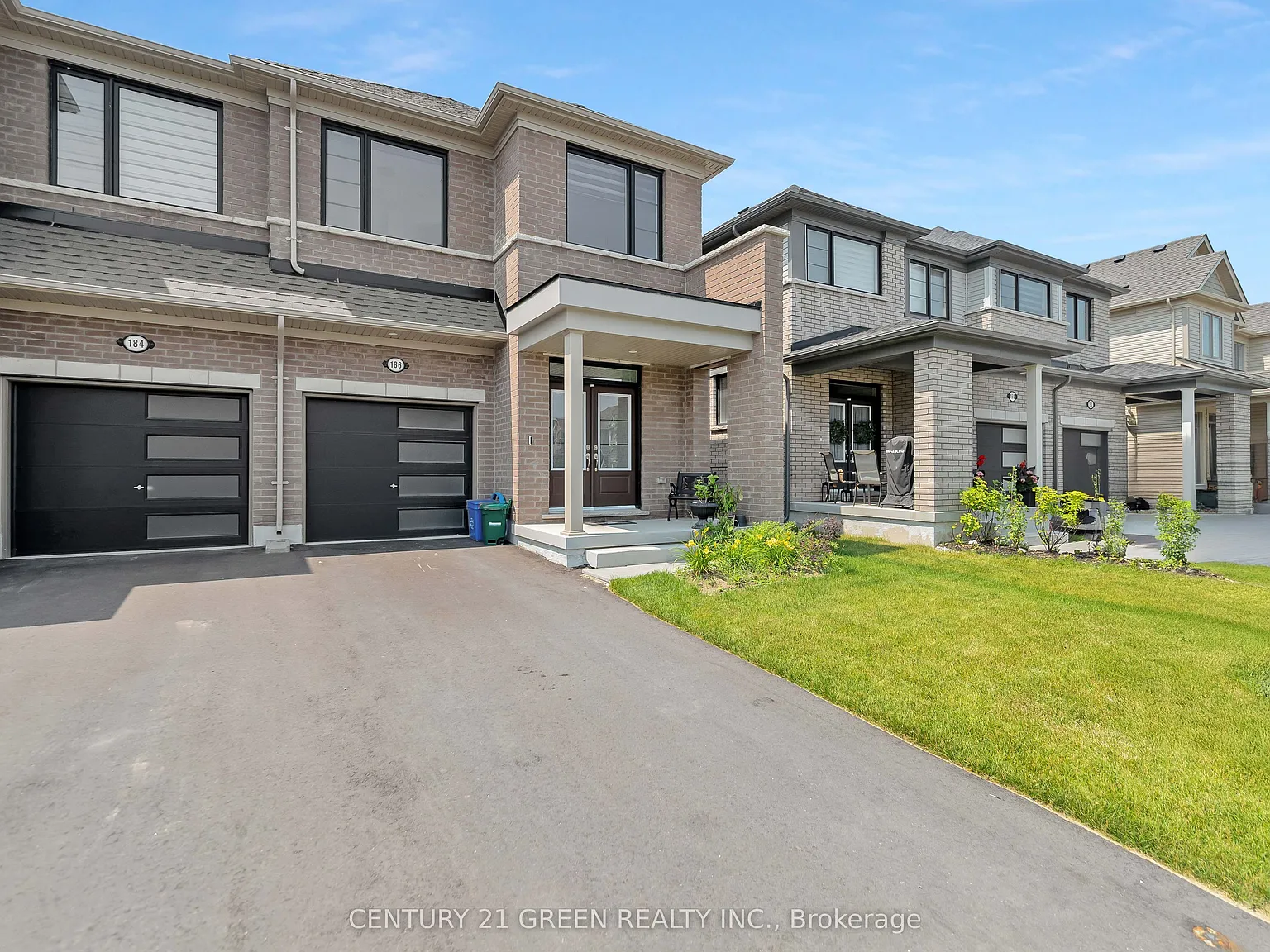 4 bed, $2,750 — Photo 2