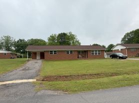 2000 Hollis St, Athens, GA