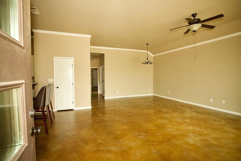 3 bed, 2.0 bath, 1500 sqft, $1,750 — Photo 3
