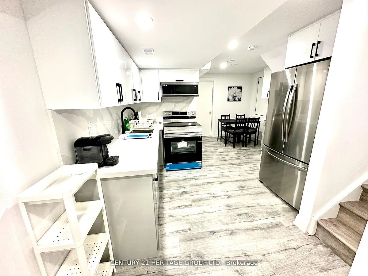 Building Photo - 29 Eminence Rd E #BASEMENT