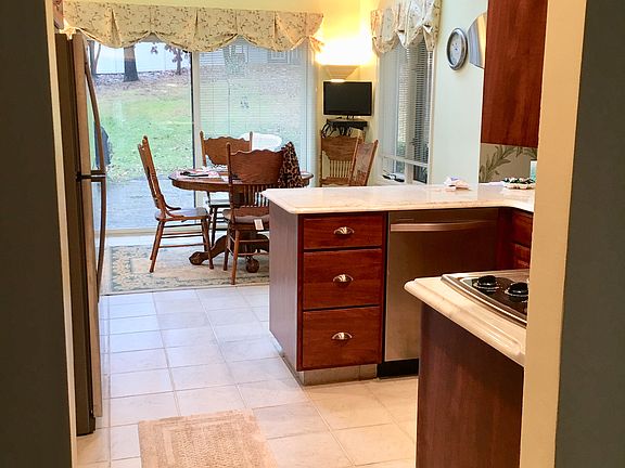 Large updated kitchen 