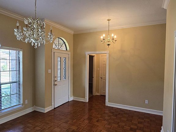 4th image of 225 Woodcreek Dr