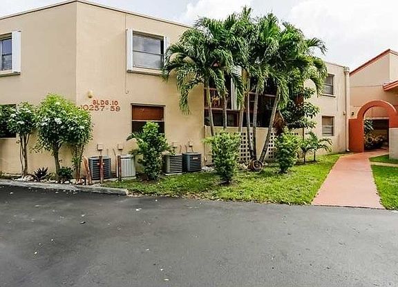 2nd image of 10257 NW 9th Street Cir APT 101