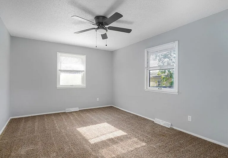 2556 W Cardinal St — Photo 8