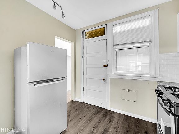 4th image of 7005 S Kimbark Ave #B