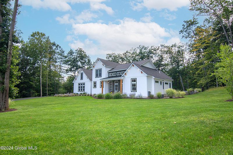 2nd image of 7 Humes Road