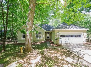 220 Austin Dr, Athens, GA 30606