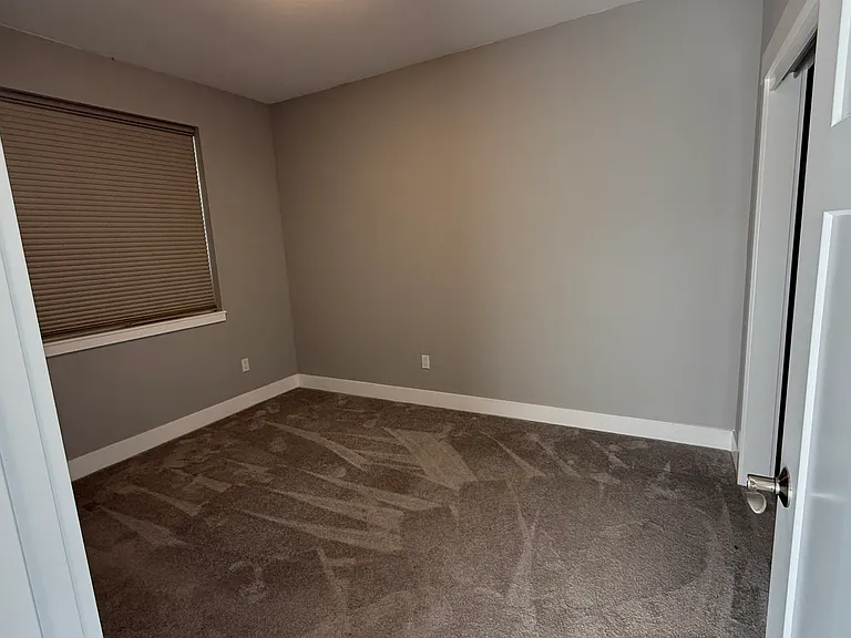 224 Claret Dr — Photo 2