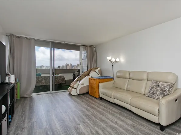 1212 Punahou St APT 705, Honolulu, HI 96826