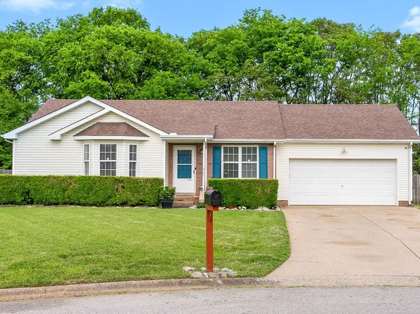 1402 Elliott Ct, Clarksville, TN 37042