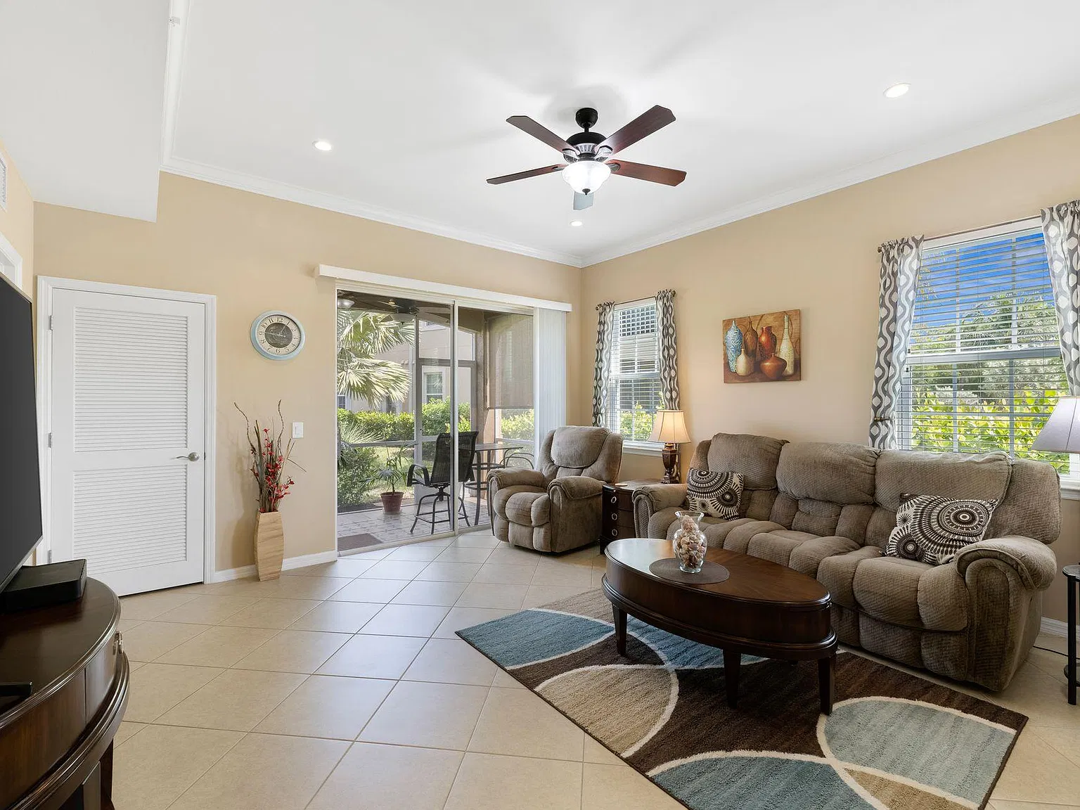 2 bed, 1247 sqft, $2,400 — Photo 4