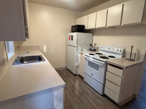Sunnyside Village Apartments