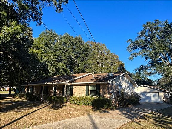 3rd image of 4353 Birchwood Drive W