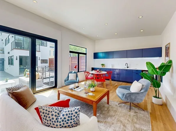 131 Charles St #R, Cambridge, MA 02141
