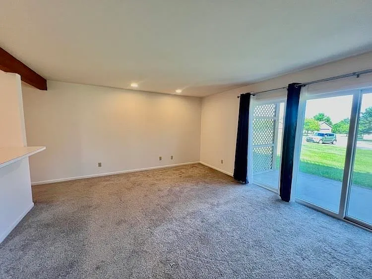 2067 Woods Ln #14 — Photo 5