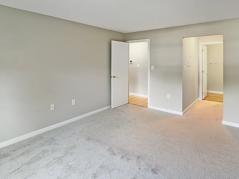 3 New Haven Dr #205 — Photo 16