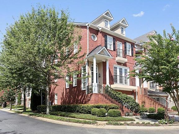 2nd image of 1018 Emory Parc Pl