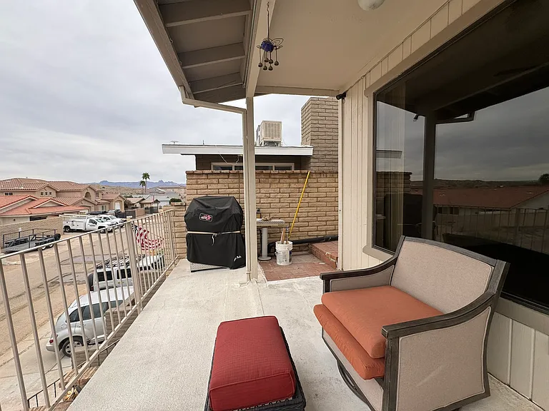 1464 Riverfront Dr — Photo 2