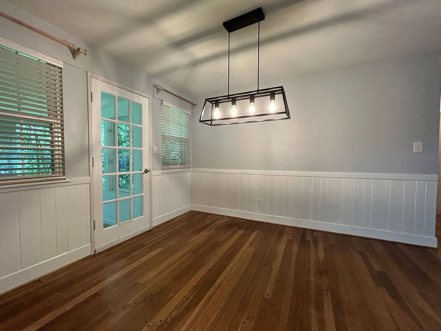 Spacious Brick Ranch Single Family Home! — Photo 3