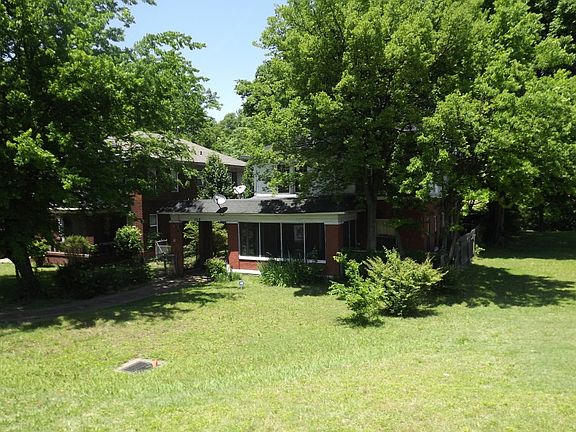 2nd image of 1116 N Parkway