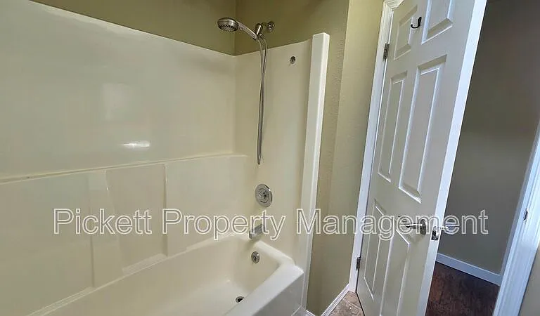 1367 NW Rockford Cir — Photo 12
